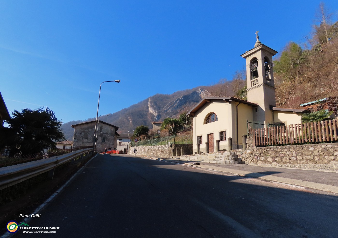 01 Salgo in auto dalla Chiesa di San Bernardino.JPG